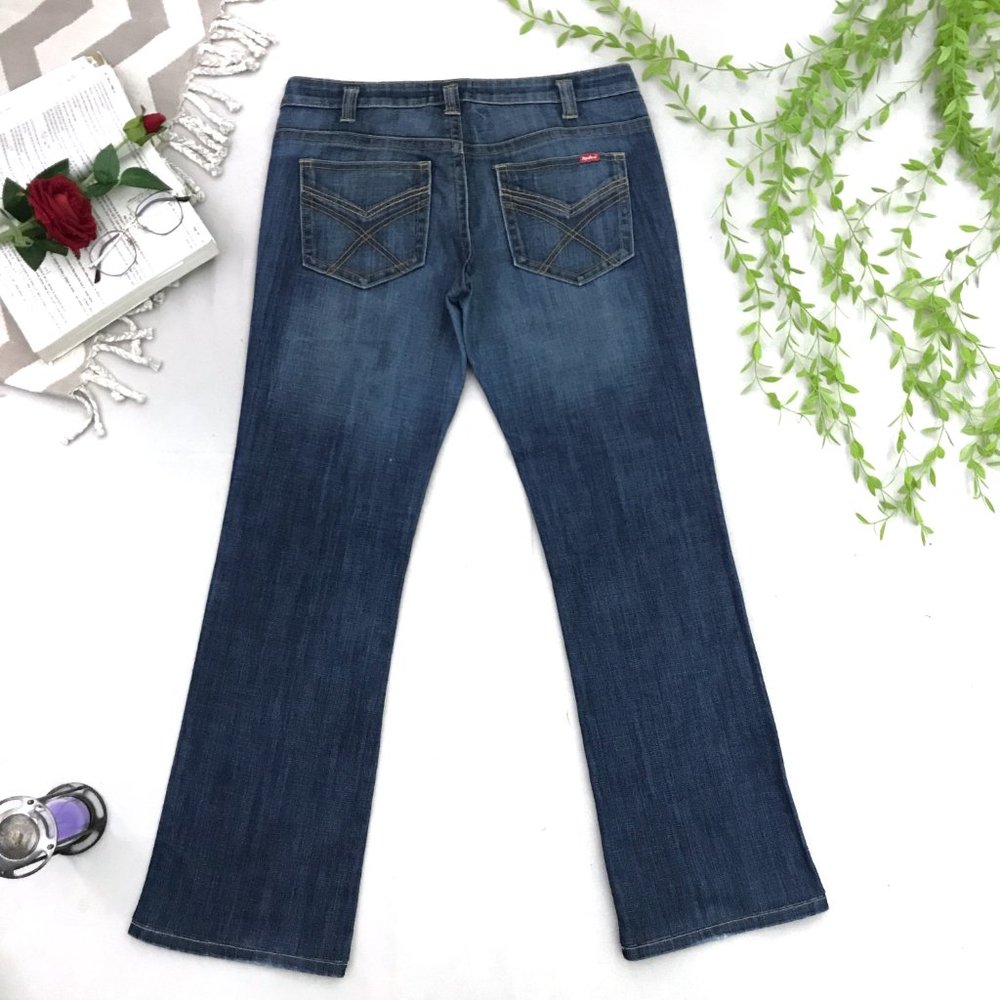 Fresh Peice Original ( HYDEE ) Straight fit mid wash jeans Fixed Price - Picture 4 of 5